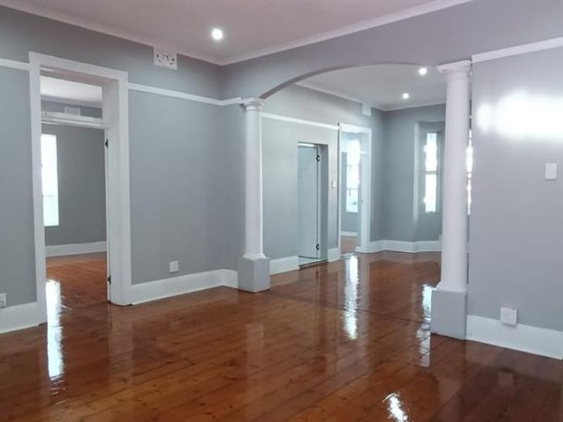 For Sale in Morningside, 4 bedroom pet friendly family home with pool. - Photo 5