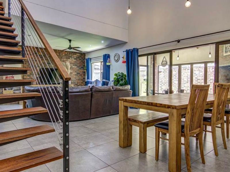 Modern Contemporary Cluster – Ready to Go!   - Photo 10