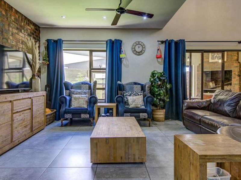 Modern Contemporary Cluster – Ready to Go!   - Photo 7