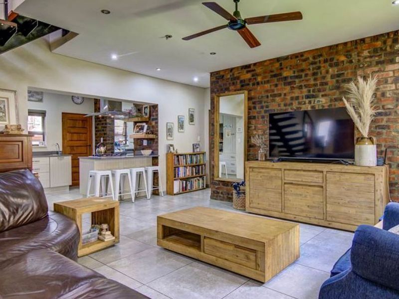 Modern Contemporary Cluster – Ready to Go!   - Photo 6