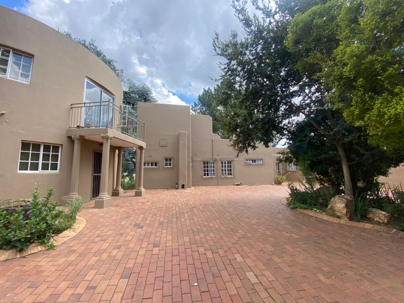 Small Business in Secure Estate - Photo 2