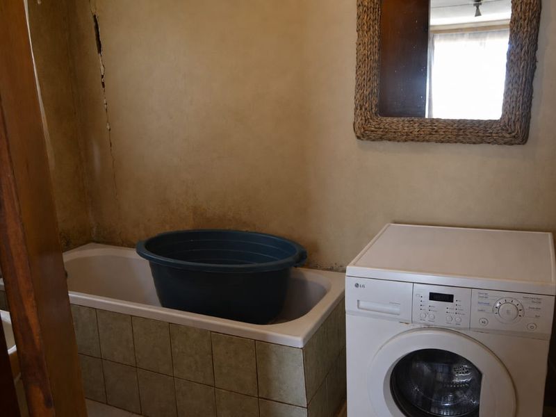 5-Bedroom Property Offering Flexible Family Accommodation & Income Potential - Photo 9