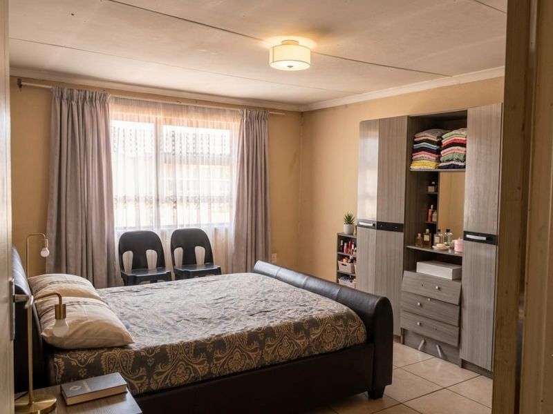 5-Bedroom Property Offering Flexible Family Accommodation & Income Potential - Photo 5
