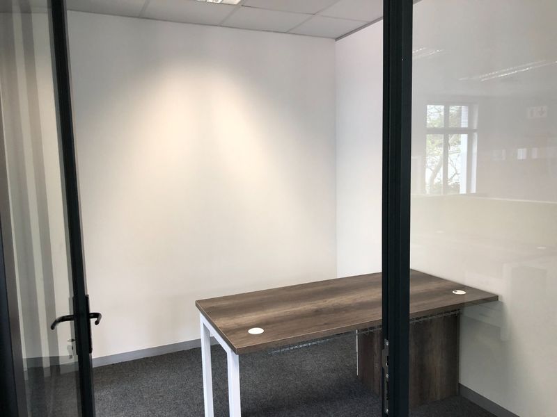 Prime Ground Floor Office Space To Let | Oxford House, Century City - Photo 10