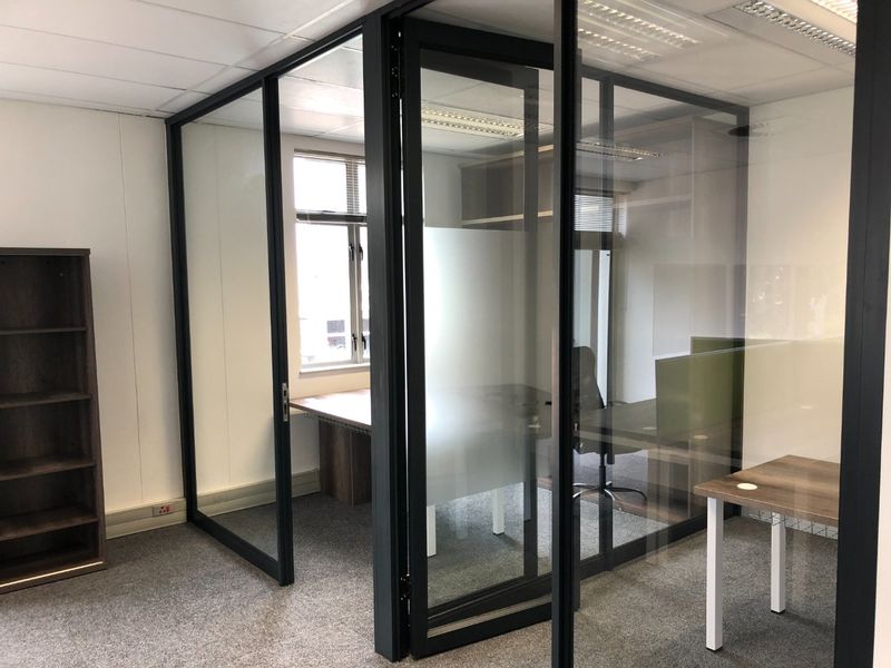 Prime Ground Floor Office Space To Let | Oxford House, Century City - Photo 7
