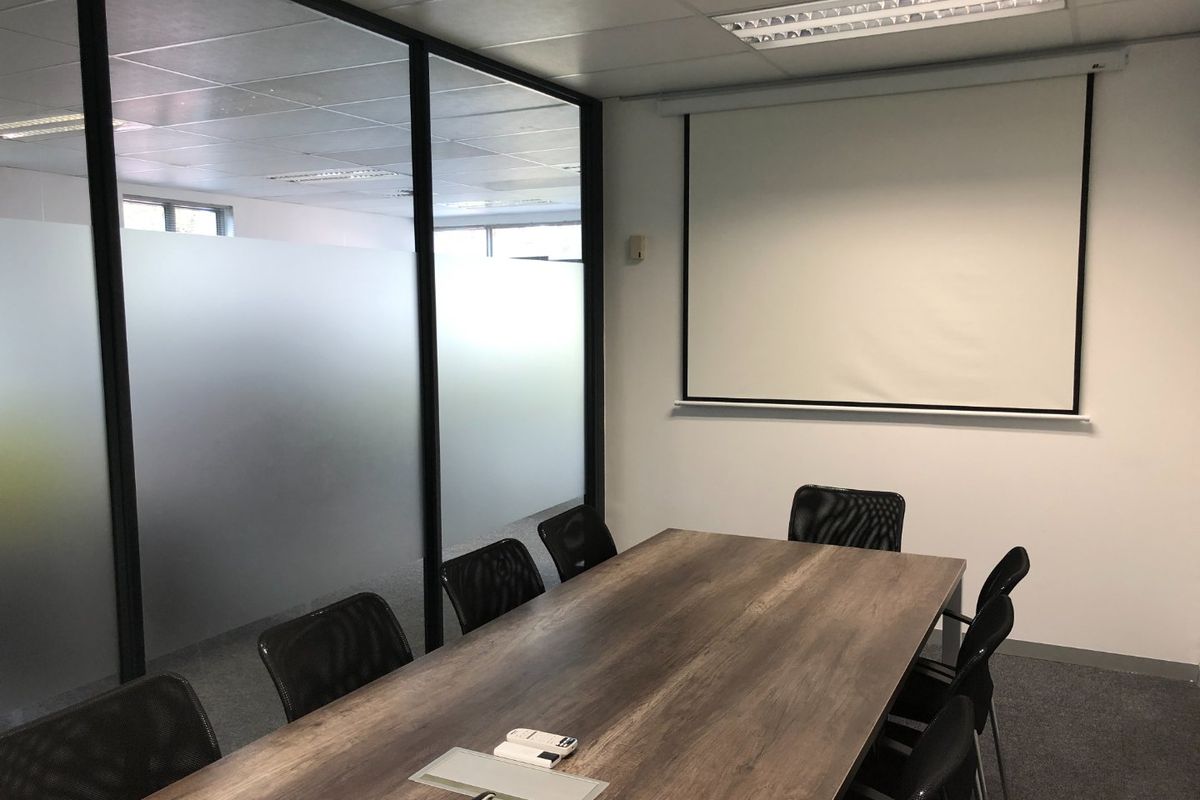 Prime Ground Floor Office Space To Let | Oxford House, Century City - Photo 5