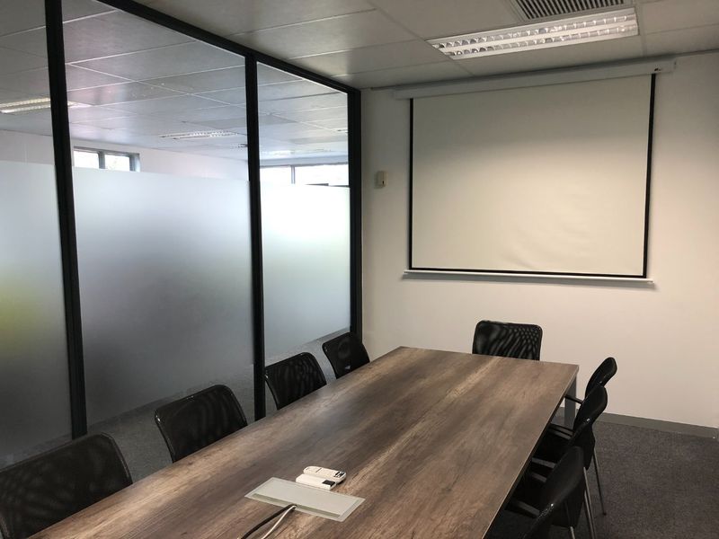 Prime Ground Floor Office Space To Let | Oxford House, Century City - Photo 5
