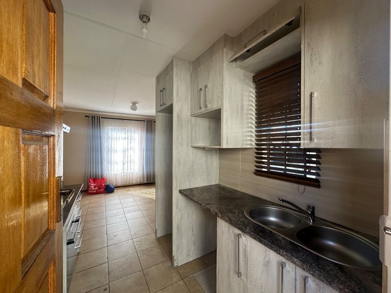 3 Bedroom house to rent in Cosmo Creek - Photo 6