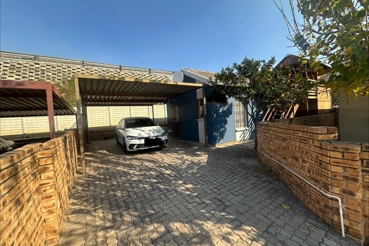 3 Bedroom house to rent in Cosmo Creek - Photo 2