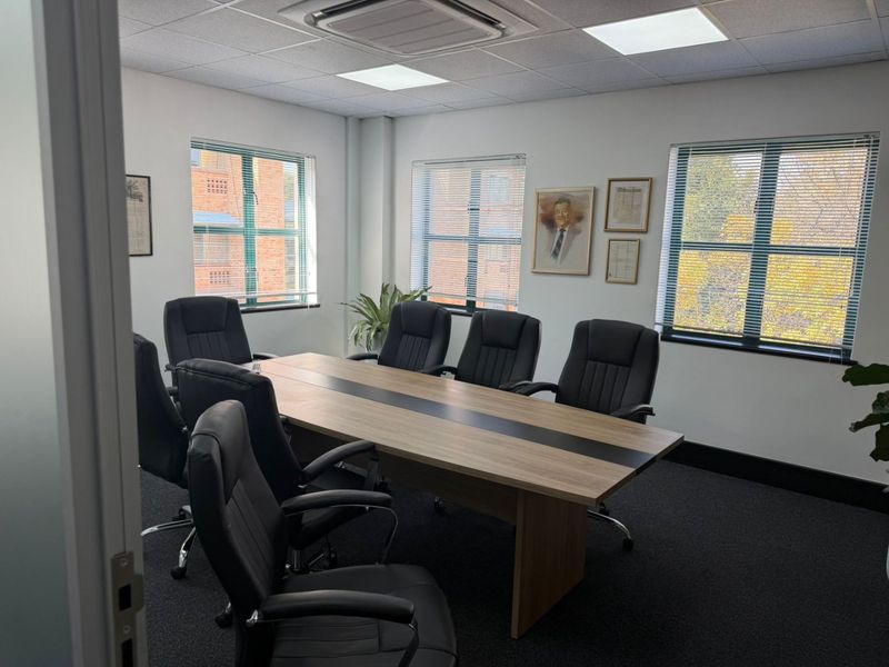 Move-In Ready Office Space in Sunninghill - Photo 2