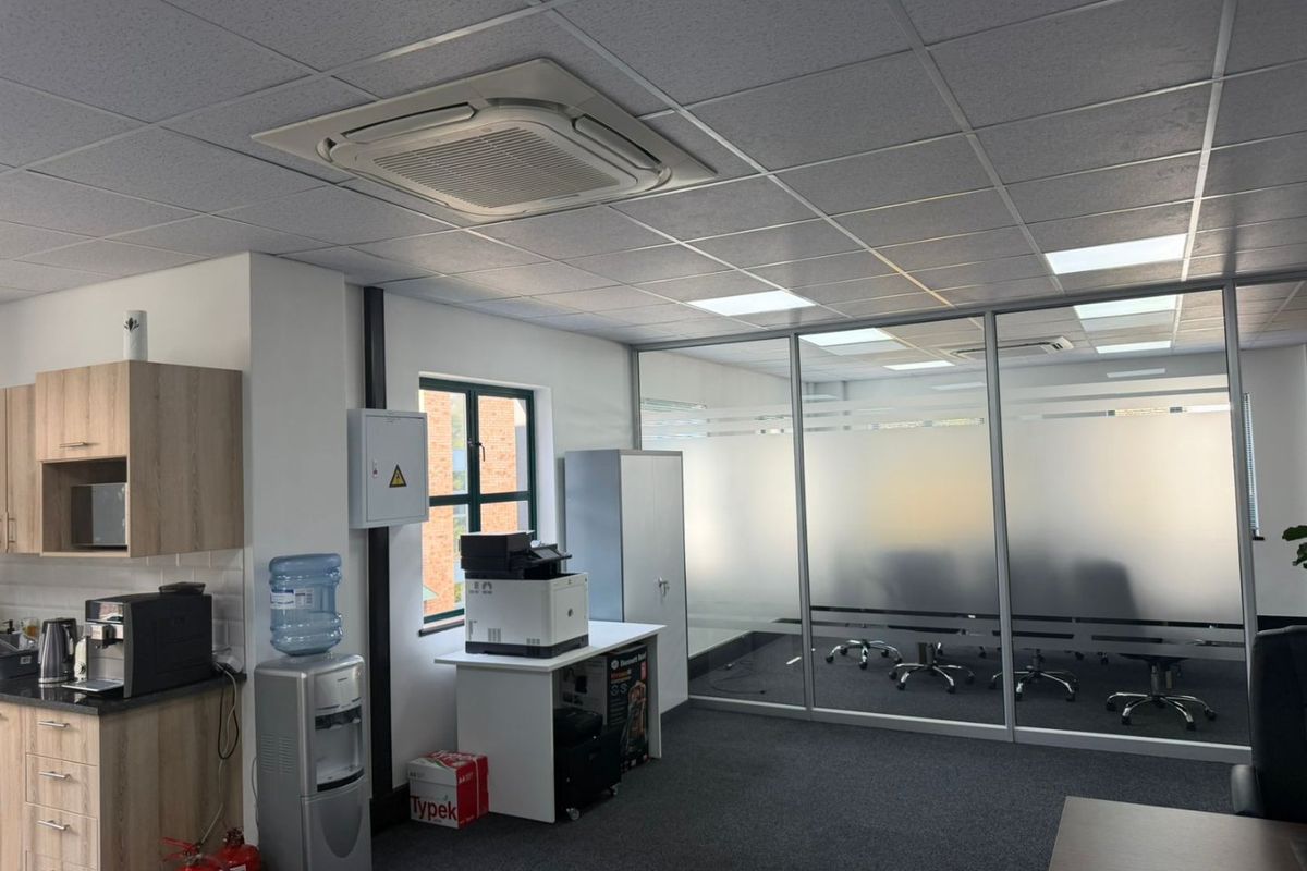Move-In Ready Office Space in Sunninghill - Photo 5