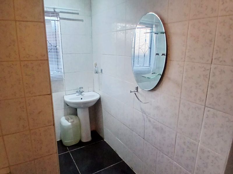 Comfortable Private Room to Rent in Crystal Park, Benoni - Photo 6