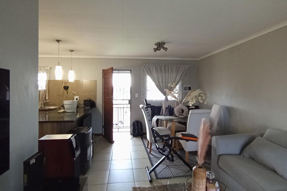 2-Bedroom Apartment in Crescent Glades Estate - Photo 3