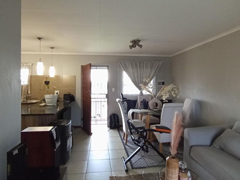 2-Bedroom Apartment in Crescent Glades Estate - Photo 3
