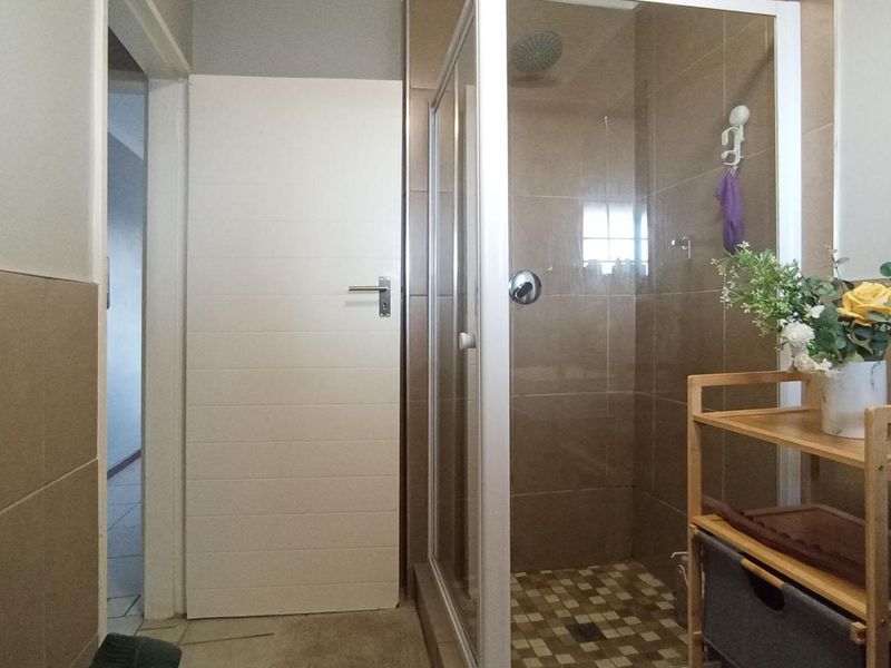 2-Bedroom Apartment in Crescent Glades Estate - Photo 7