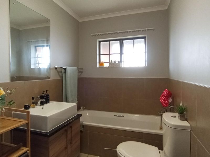 2-Bedroom Apartment in Crescent Glades Estate - Photo 6