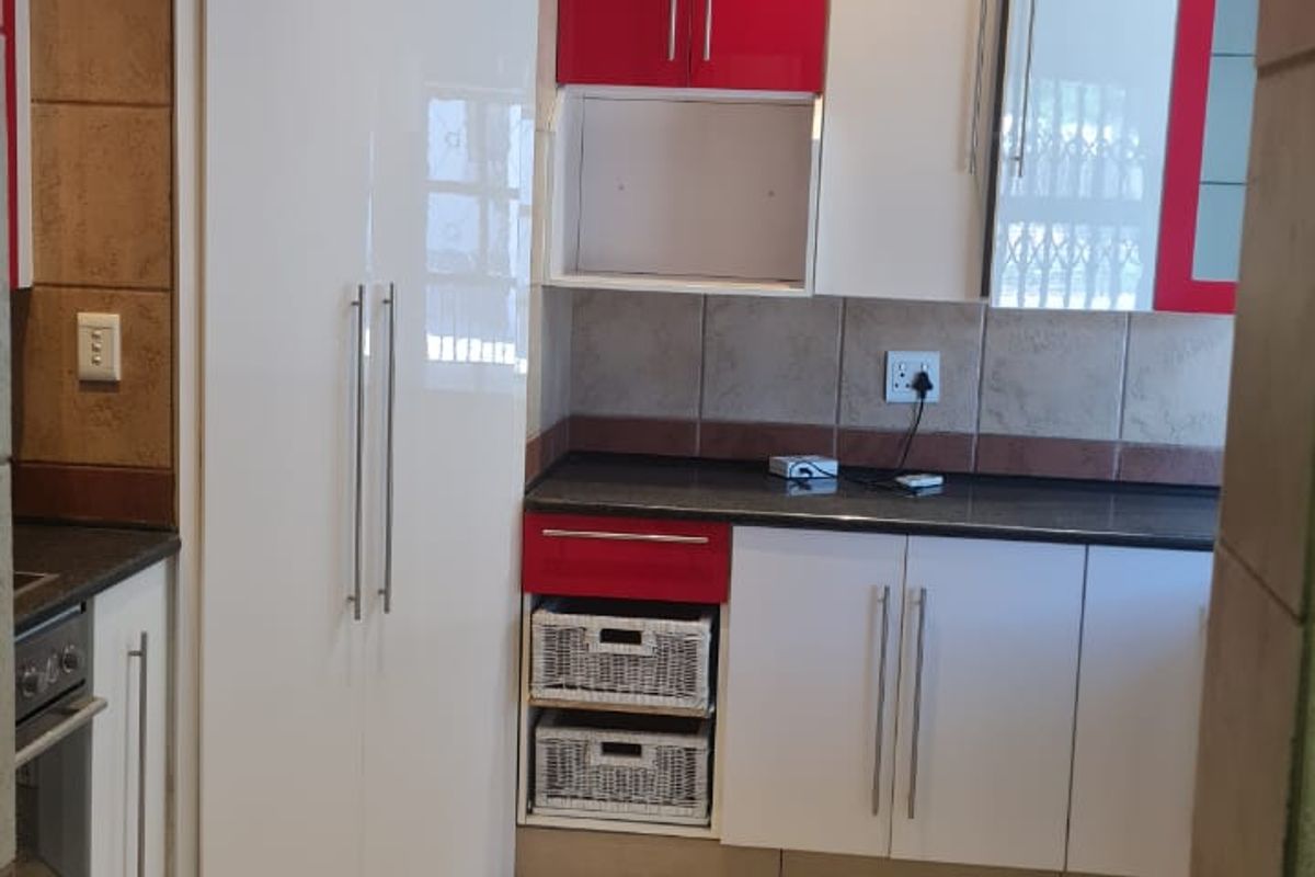 House with Flatlet for Sale in Annlin – Versatile Family Living - Photo 3