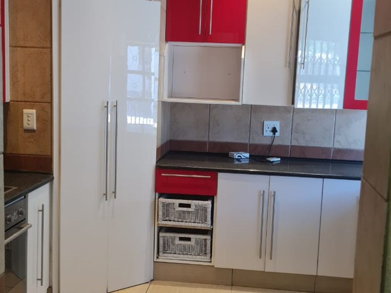 House with Flatlet for Sale in Annlin – Versatile Family Living - Photo 3