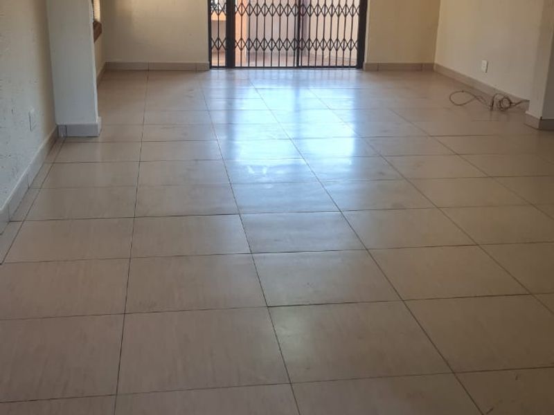 House with Flatlet for Sale in Annlin – Versatile Family Living - Photo 6