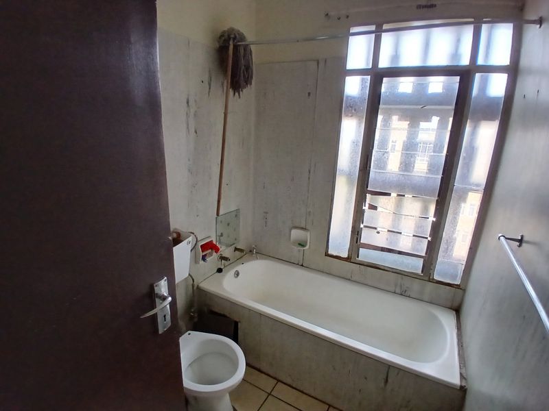 Perfect for Investors and First - Time Buyers - Prime 4 Bedroom Investment Opportunity  - Photo 4