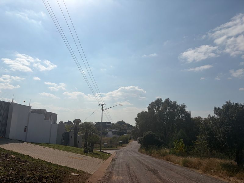 1615 m2 FULL TITLE Vacant Stand in Waterkloof Heights  - Photo 4