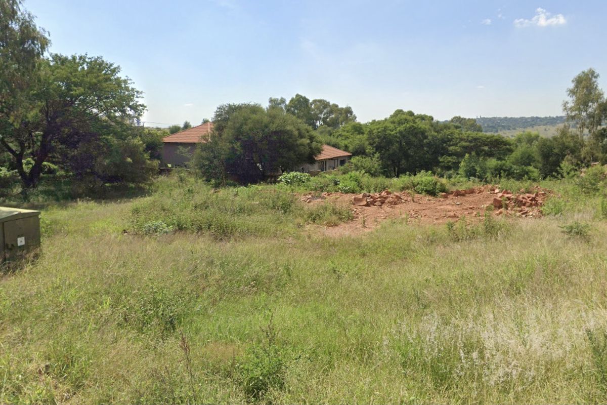 1615 m2 FULL TITLE Vacant Stand in Waterkloof Heights  - Photo 2