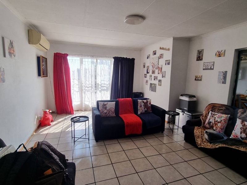 3 Bedroom House for Sale in Edelweiss  - Photo 10