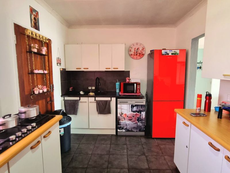 3 Bedroom House for Sale in Edelweiss  - Photo 6