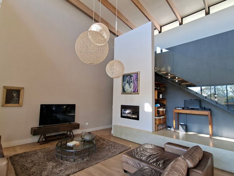 Ultimate modern luxury & top security in the heart of Waterkloof - Photo 1