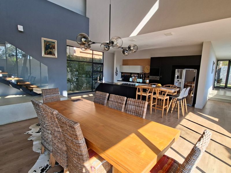 Ultimate modern luxury & top security in the heart of Waterkloof - Photo 5