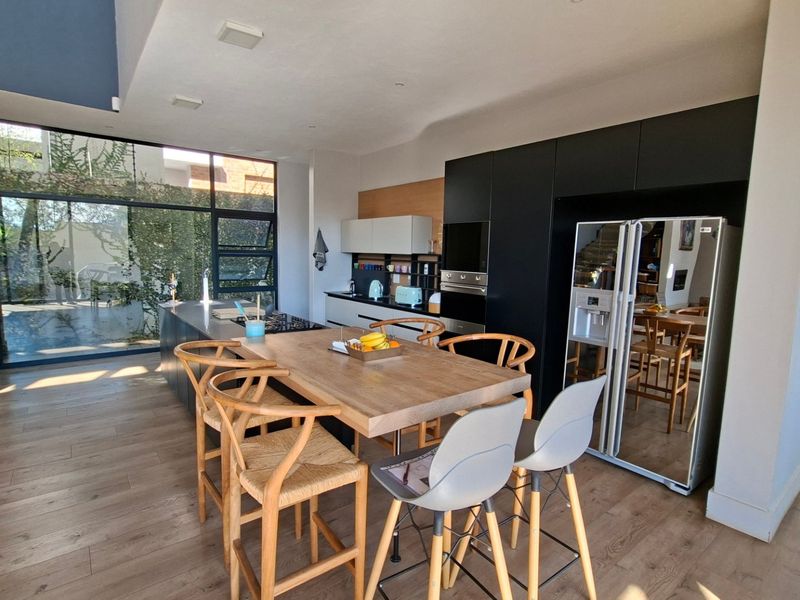 Ultimate modern luxury & top security in the heart of Waterkloof - Photo 6