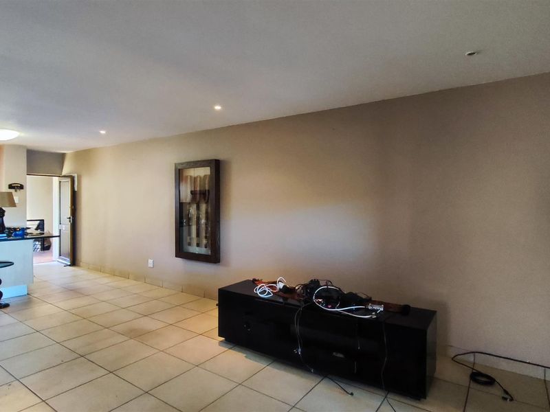 Stylish 3 Bed Appartment in Emfuleni Golf Estate - Photo 6
