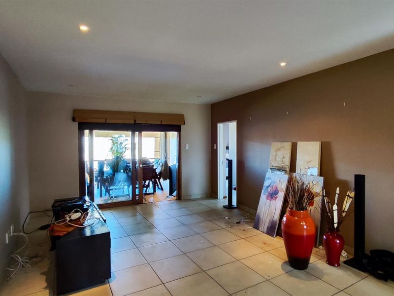 Stylish 3 Bed Appartment in Emfuleni Golf Estate - Photo 4