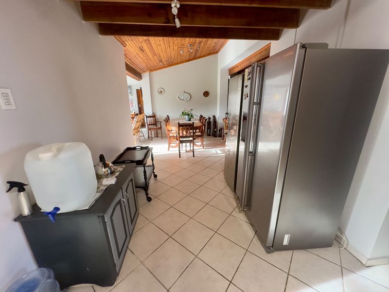 Secure Family Living in a Sought-After JBay Neighbourhood – Space, Comfort & Lifestyle Combined - Photo 9