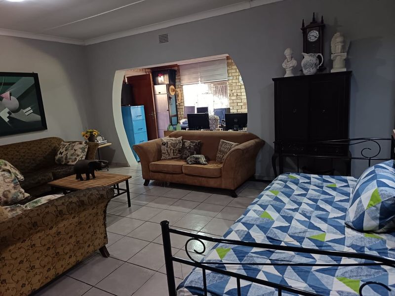 4 Bedroom house for sale in Stilfontein  - Photo 8