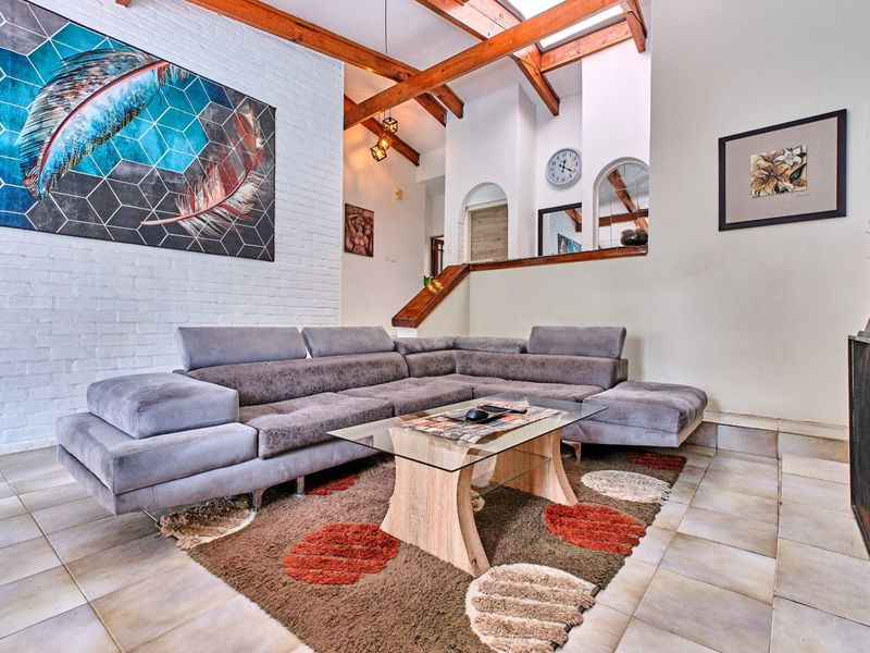 Fully Furnished 5 Bedroom 3 Bathroom House to Rent. - Photo 8