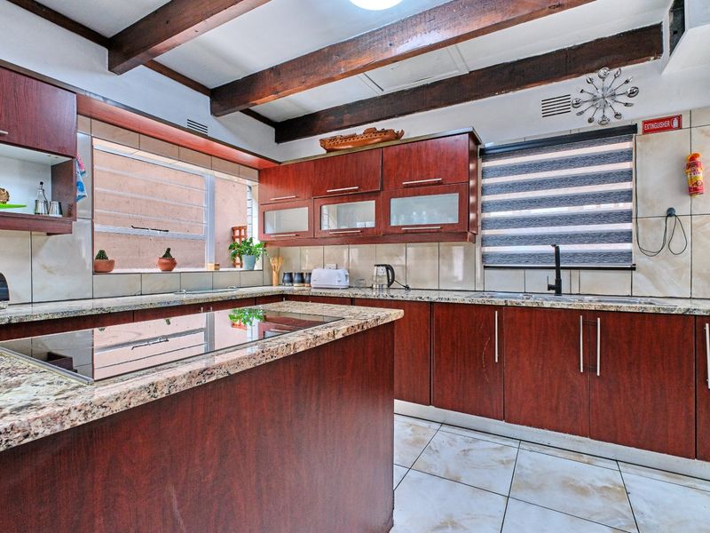 Fully Furnished 5 Bedroom 3 Bathroom House to Rent. - Photo 5