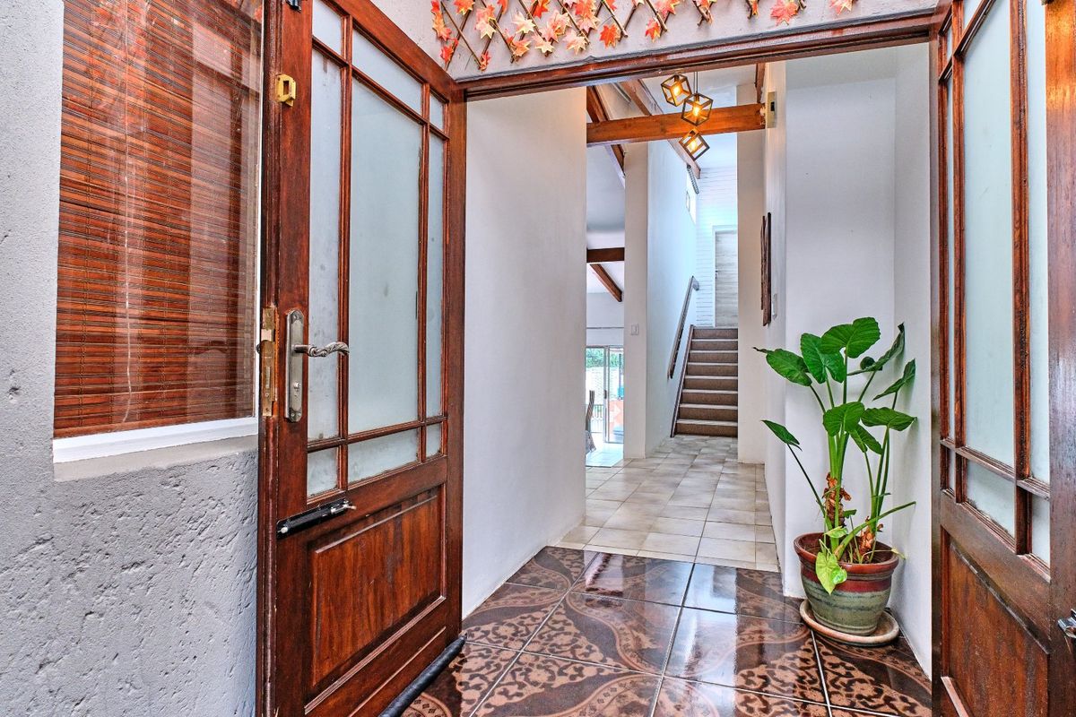 Fully Furnished 5 Bedroom 3 Bathroom House to Rent. - Photo 3