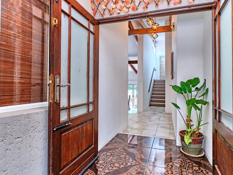 Fully Furnished 5 Bedroom 3 Bathroom House to Rent. - Photo 3