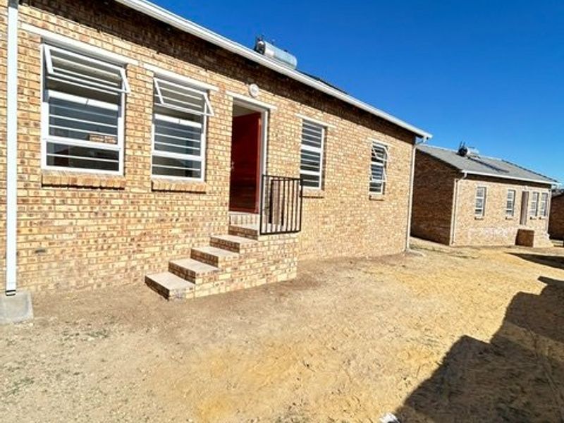 Charming 3 bed house in Olievenhoutbosch - Photo 2
