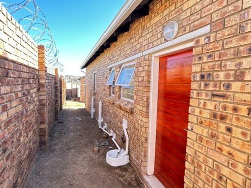 Charming 3 bed house in Olievenhoutbosch - Photo 3