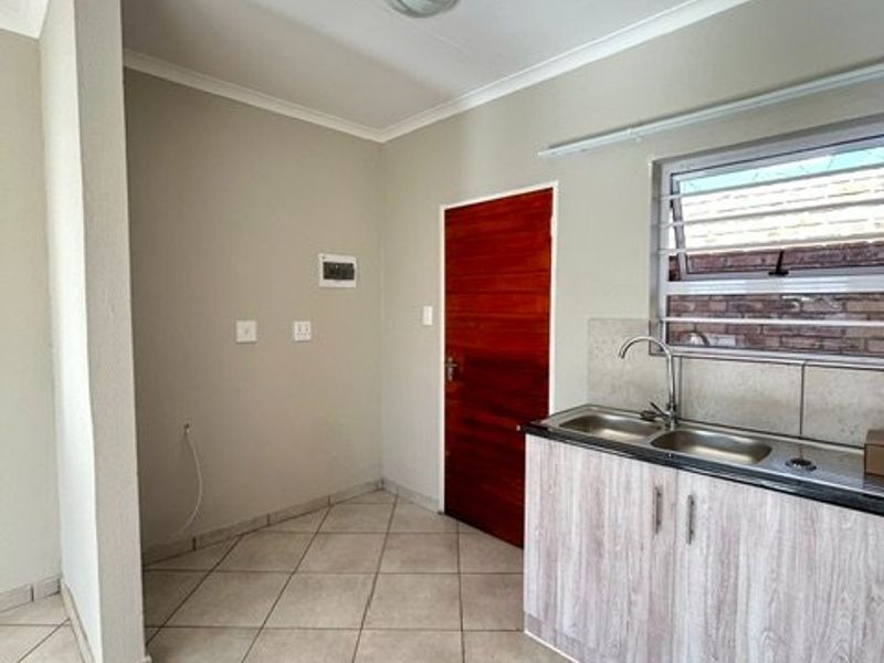 Charming 3 bed house in Olievenhoutbosch - Photo 9
