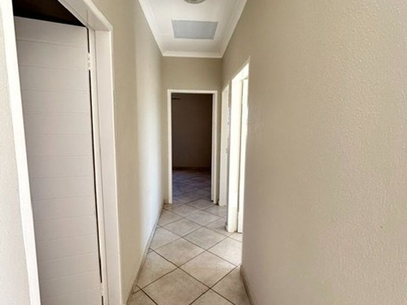Charming 3 bed house in Olievenhoutbosch - Photo 8