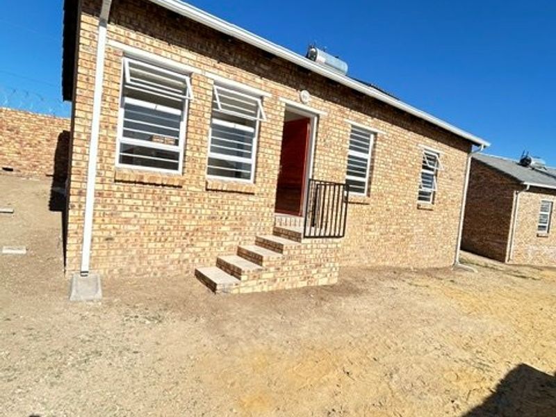 Charming 3 bed house in Olievenhoutbosch - Photo 1