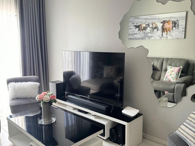 Fully furnished 2 bedroom 2 bathroom first floor Apartment for rent. - Photo 4