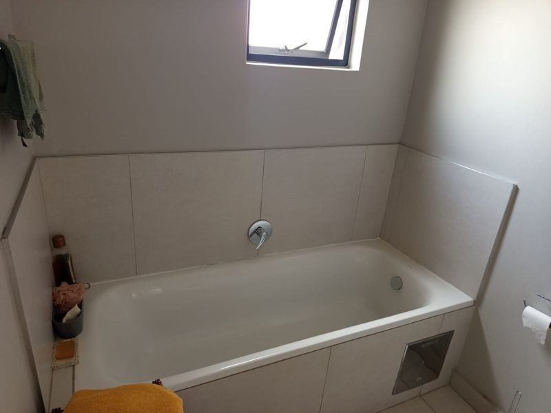 Fully furnished 2 bedroom 2 bathroom first floor Apartment for rent. - Photo 9