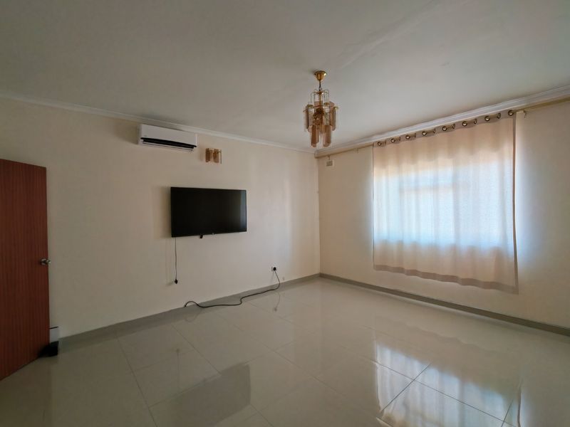 Spacious Double-Story Home in High Ridge - Photo 5