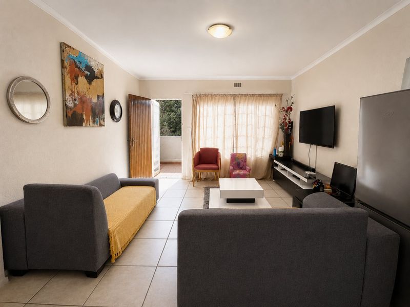 Sunny Eden Glen 1st floor apartment with open plan living! - Photo 2