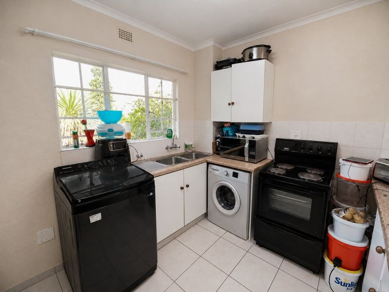 Sunny Eden Glen 1st floor apartment with open plan living! - Photo 10
