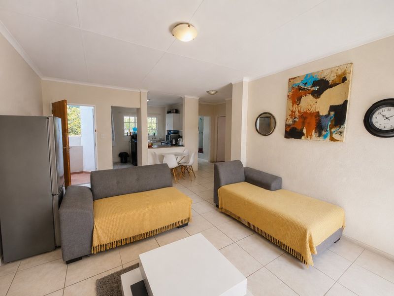 Sunny Eden Glen 1st floor apartment with open plan living! - Photo 7